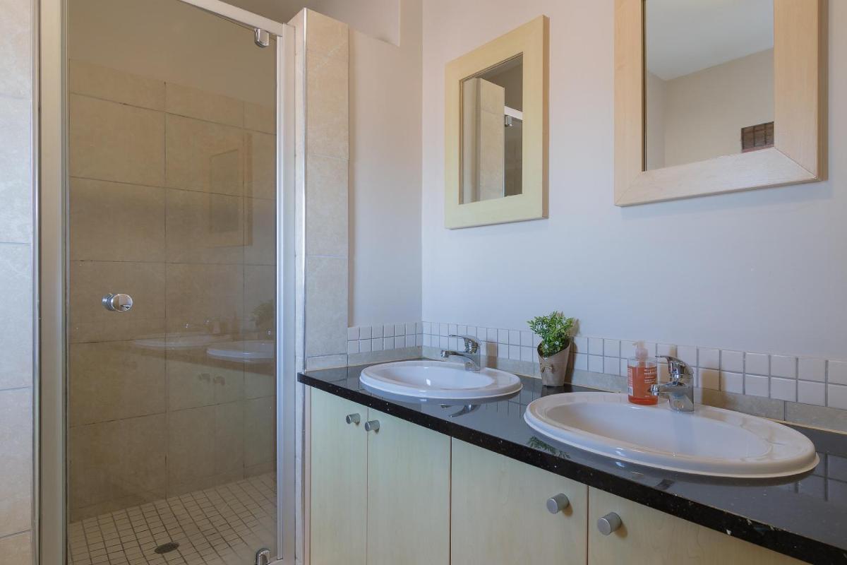 Citystay Apartments Century City ケープタウン エクステリア 写真